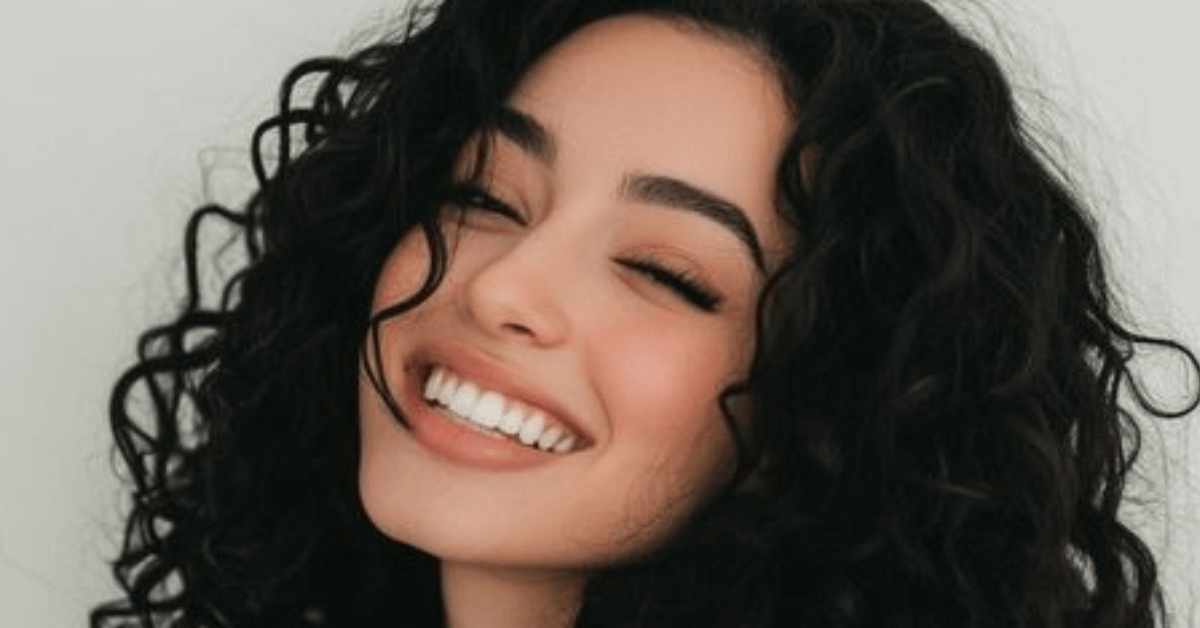 3 Summer Hairstyles -Featured Photo 6 Strong Hold Styling Products for Wavy Hair